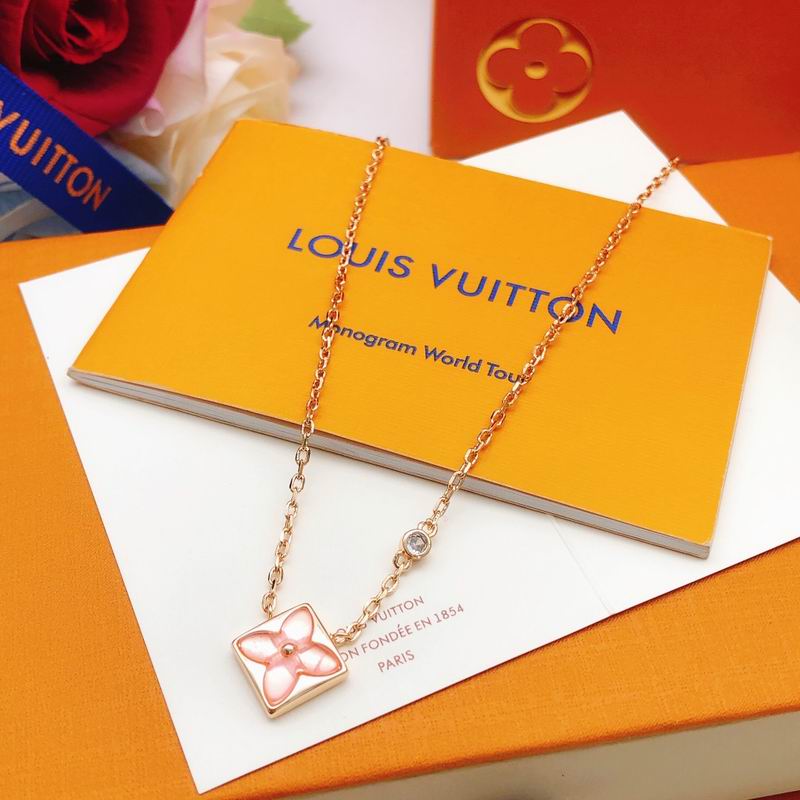 LV Necklace 03lyr589